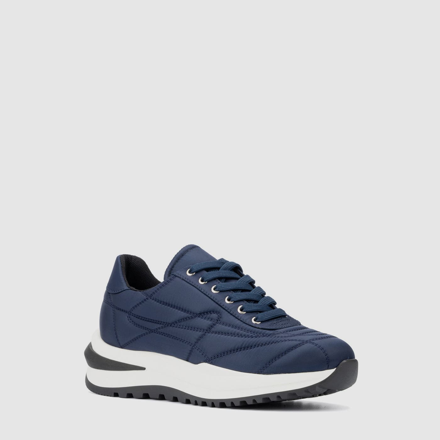 LISSANDRA WOMENS SNEAKER IN NAVY – Aquatalia®